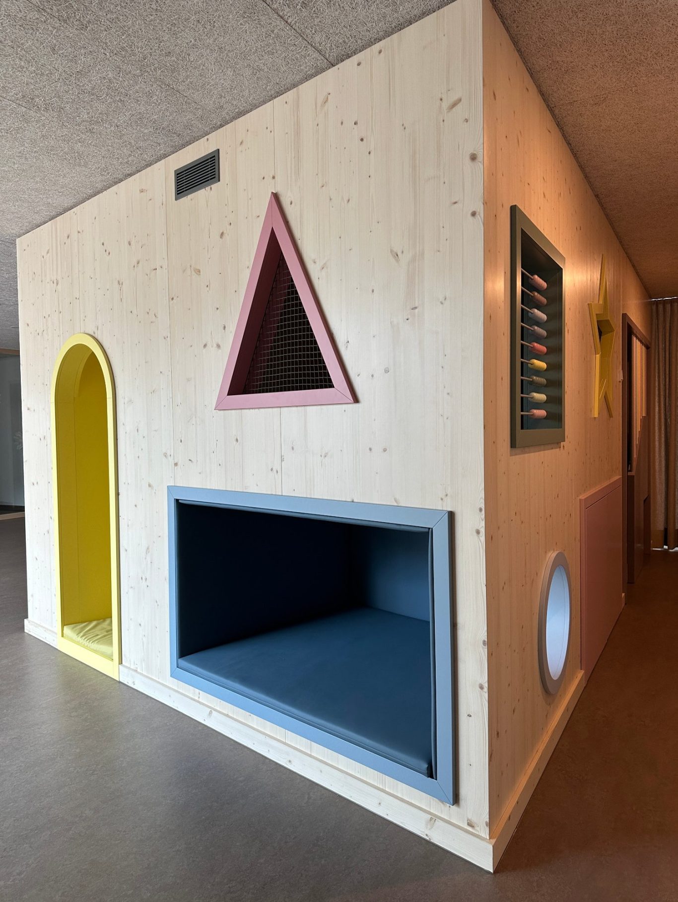 Spielmöbel Kindergarten Eltmann Individuell gefertigtes Spielmöbel für Kindergarten in Eltmann – kindgerecht, sicher & langlebig – Schreinerei Hofmann Bamberg